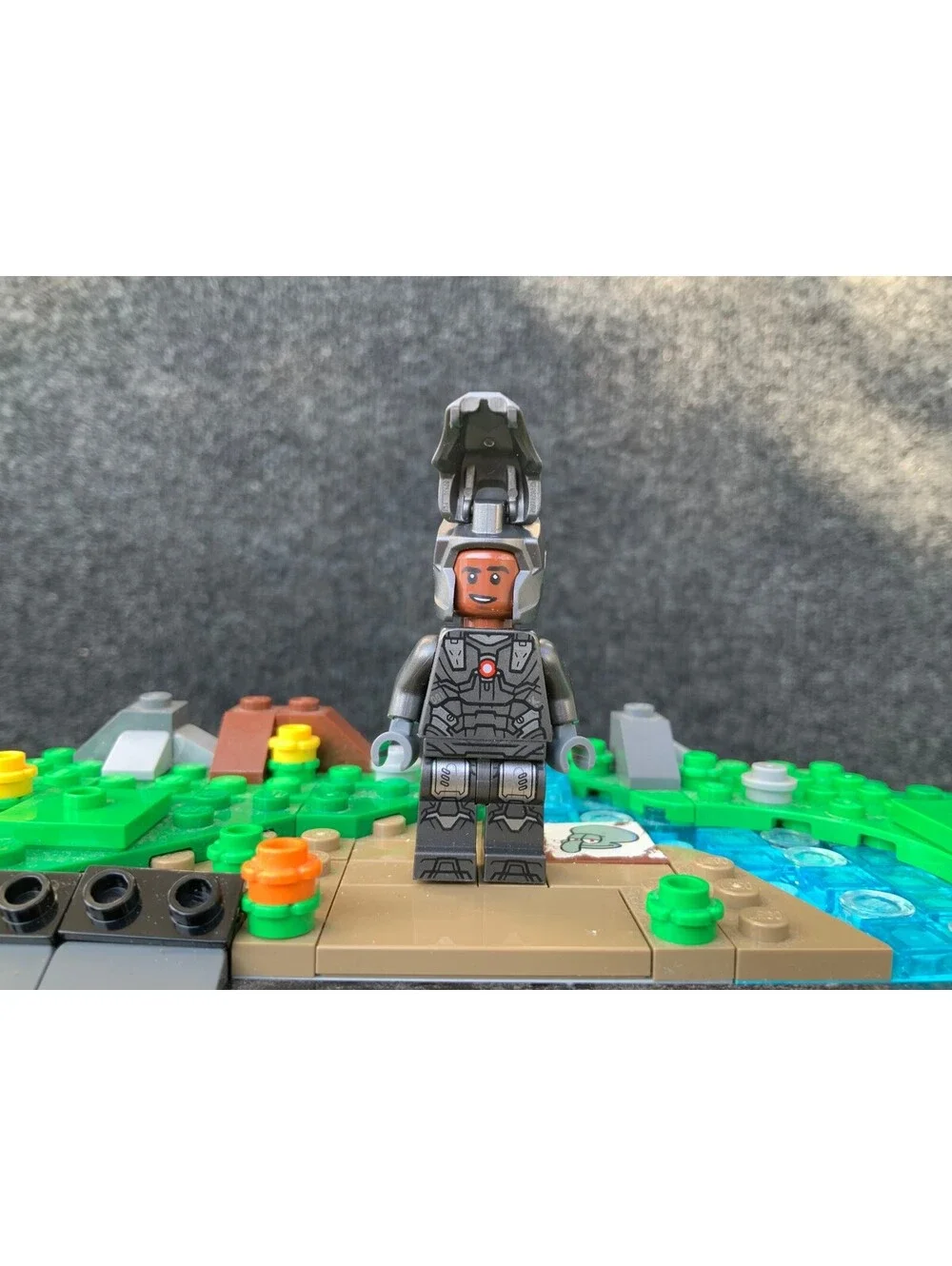 LEGO War Machine sh0819 Marvel Super Heroes Minifigure